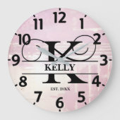 Blasslavender K-Monogramm gestört Große Wanduhr (Vorderseite)