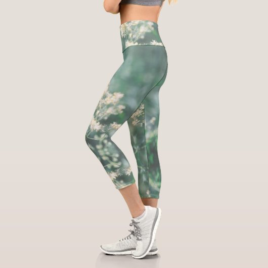 Blasspastellgrün Gelbe Wiesenwiesen Blume Capri Leggings (Links)