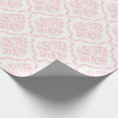 Blassrosa florales Damastmuster auf Weiß Geschenkpapier (Ecke)