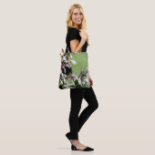 Blassrosa Glockel Blume & Blattwerk Tasche (Am Model)