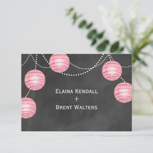 Blassrosa Laternen auf Chalk UAWG RSVP Karte (Stehend Vorderseite)