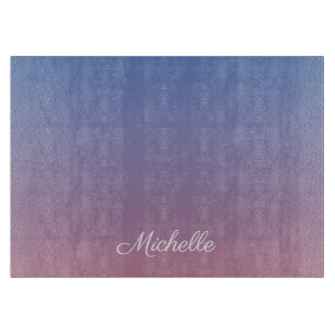 Blassrosa und blaue Gradientenombre Schneidebrett