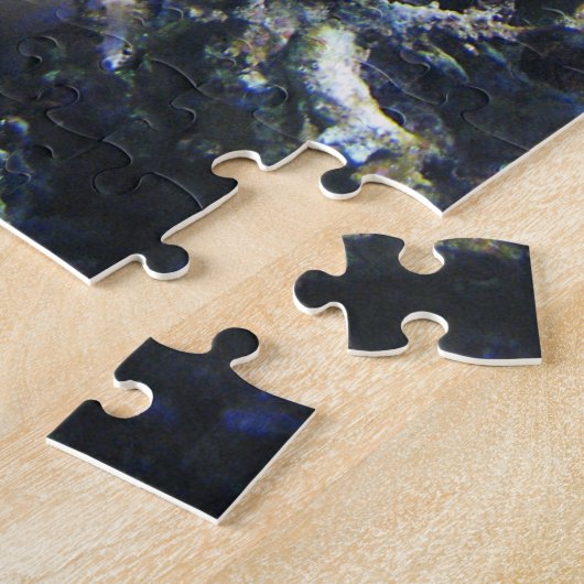 Blassweiße Koralle im dunklen Ozean Puzzle (Seite)