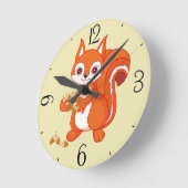 Bläst das hilfreiche Eichhörnchen Runde Wanduhr (Winkel)
