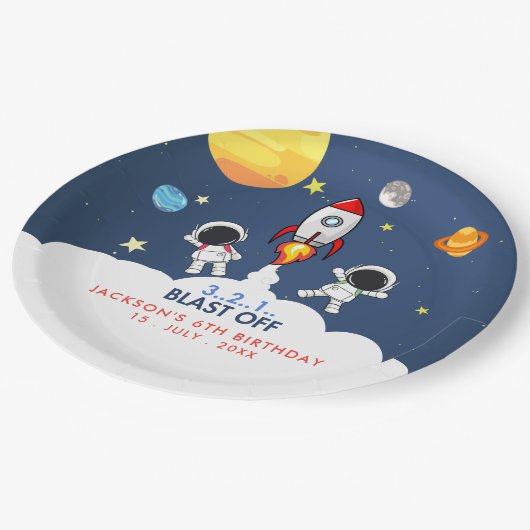 "Blast Off Funny Birthday Boy with Astronaut theme Pappteller (Schrägansicht)