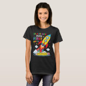 Blast Off Into 1st Grade First Day Of School  T-Shirt (Vorne ganz)
