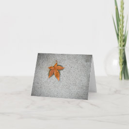 Blatt auf dem Bürgersteig Dankeskarte
