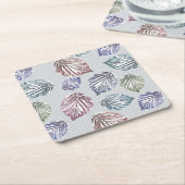 Blätter auf hellgrauem Hintergrund öffnen Rechteckiger Pappuntersetzer (angewinkelt)