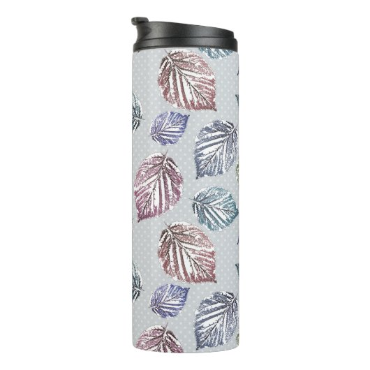 Blätter auf hellgrauem Hintergrund öffnen Thermosbecher (Nach rechts gedreht)