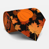 Blätter aus farbenfrohen Ahorn und Kürbis fallen i Krawatte (Gerollt)