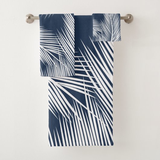 Blätter aus weißer Handfläche auf dunkelblauem Hin Badhandtuch Set (Insitu)