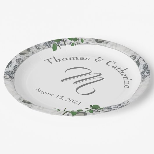 Blätter aus weißer Spitze und Rose Papierplatte Pappteller (Schrägansicht)