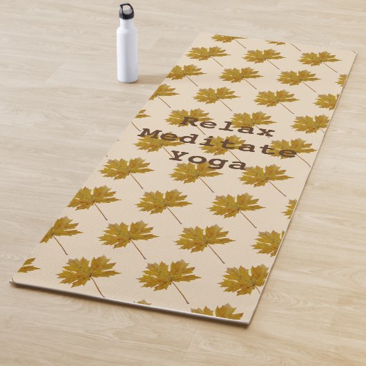 Blätter braunes Aquarellmuster entspannen meditier Yogamatte (Beispiel)