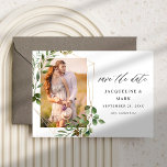 Blätter & Eukalyptus Gold V Foto Save the Date<br><div class="desc">Holen Sie sich Ihre Gäste begeistert und bereit,  Ihre Hochzeit oder Party mit Ihren Blätter & Eukalyptus Gold V Foto Save the Date Card zu feiern.</div>