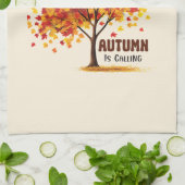 Blätter fallen, Herbst ruft - gemütlicher Fall Geschirrtuch (Gefaltet)