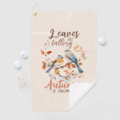 Blätter fallen - Whimsical Fall Birds & Foliage Golfhandtuch (Insitu)