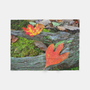 Blätter für den Herbstwald Fleecedecke
