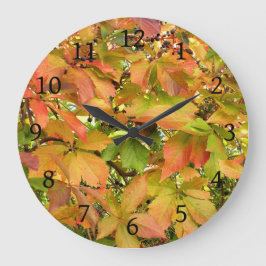 Blätter für wild lebende Weintrauben im Herbst Große Wanduhr