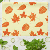 Blätter im Herbst - blassgelb und orange Handtuch (Gefaltet)
