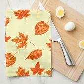 Blätter im Herbst - blassgelb und orange Handtuch (Viertel Falte)