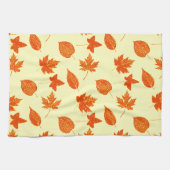 Blätter im Herbst - blassgelb und orange Handtuch (Horizontal)