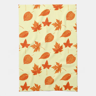 Blätter im Herbst - blassgelb und orange Handtuch