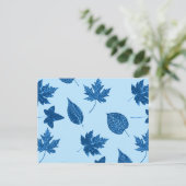 Blätter im Herbst - Indigo und blass Postkarte (Stehend Vorderseite)