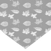 Blätter im Herbst - silbergrau und weiß Kurzer Tischläufer (Ecke)