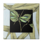 Blätter mit Dragonfly Inset von Jennifer Goldberge Fliese<br><div class="desc">Dieser zeichn von Blätter von Jennifer Goldberger zeigt eine Aufnahme einer Libelle auf schwarzem Hintergrund. Das nächtliche Gefühl der Einlage kontrastiert gut mit dem tagsüber anmutenden Gefühl des Ausdrucks von Blätter. Bestelle noch heute!</div>