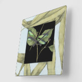 Blätter mit Dragonfly Inset von Jennifer Goldberge Quadratische Wanduhr (Winkel)