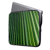 Blätter mit grünen Palmen Laptopschutzhülle (Vorderseite Links)