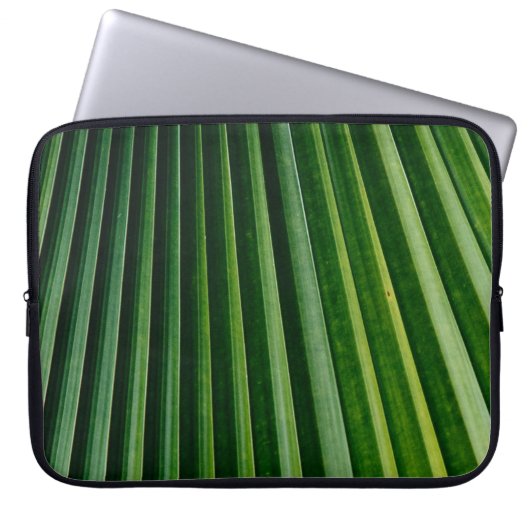 Blätter mit grünen Palmen Laptopschutzhülle (Vorderseite)
