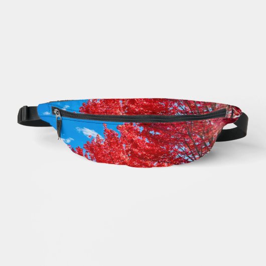 Blätter mit hellen Roten Bäumen im Herbst Bauchtasche (Vorderseite)