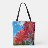 Blätter mit hellen Roten Bäumen im Herbst Tasche (Rückseite)