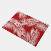 Blätter mit weißer Handfläche auf rotem Hintergrun Fußmatte (Schrägansicht)