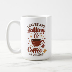 Blätter sinkender Kaffee im Herbst Kaffeetasse