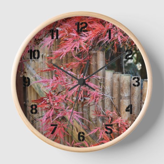 Blätter und Bambus von Red Japanese Maple Uhr (Vorderseite)