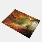 Blätter und Bäume im Herbst, die die schmutzige St Fußmatte (Schrägansicht)