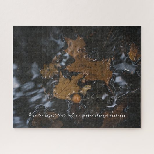 Blätter und Eichen aus Eiche in dunklen Gewässern Puzzle (Horizontal)