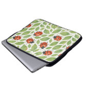 Blätter und Marienkäfer  Laptopschutzhülle (Vorne Knopf)
