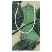 Blätter und Verzweigungen auf dem Hintergrund der  Kleine Geschenktüte (Vorderseite)