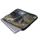 Blätter und Wasserfälle Laptopschutzhülle (Vorne Knopf)