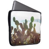 Blätter von Kakteen. Pflanze im Freien mit Lichtei Laptopschutzhülle (Vorne Rechts)