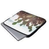 Blätter von Kakteen. Pflanze im Freien mit Lichtei Laptopschutzhülle (Vorne Knopf)