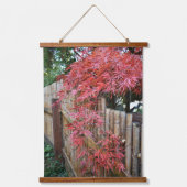 Blätter von Rotapel und Bambuszaun Wandteppich Mit Holzrahmen (Vorderseite)