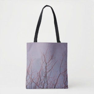 BLATTLOSER BAUM UNTER WEISSEM HIMMEL TASCHE