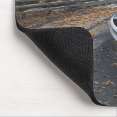 Blattwerk und eine Brücke über den Miller Mousepad (Ecke)