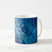 Blau Abstrakt. Blauer und weißer Farbblock. Lösche Kaffeetasse (VorderseiteRechts)