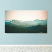 Blau an den Bergen Leinwanddruck (Insitu (Holzboden))