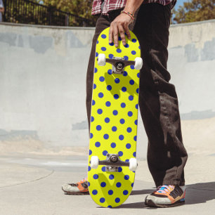 Blau auf gelben Punkten Musterdesign  Skateboard